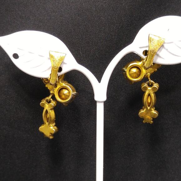 Vintage Hollycraft Green Rhinestone Earrings, Gold Plated Dangle, 1960s - Picture 4 of 10